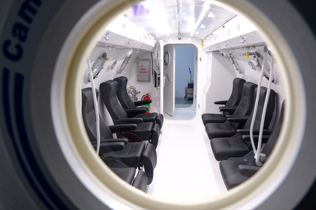 Van Eğitim ve Araştırma Hastanesi bünyesinde hizmet veren "Hiperbarik Oksijen Tedavi Merkezi"...