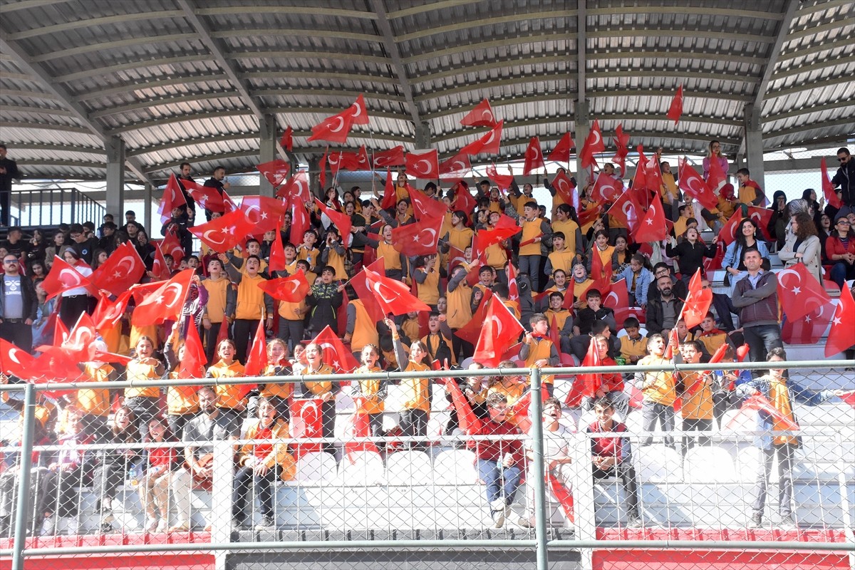 Van Valiliğince hayata geçirilen Spor Van Projesi'nin 2025-2026 döneminin açılışı Van Atatürk...