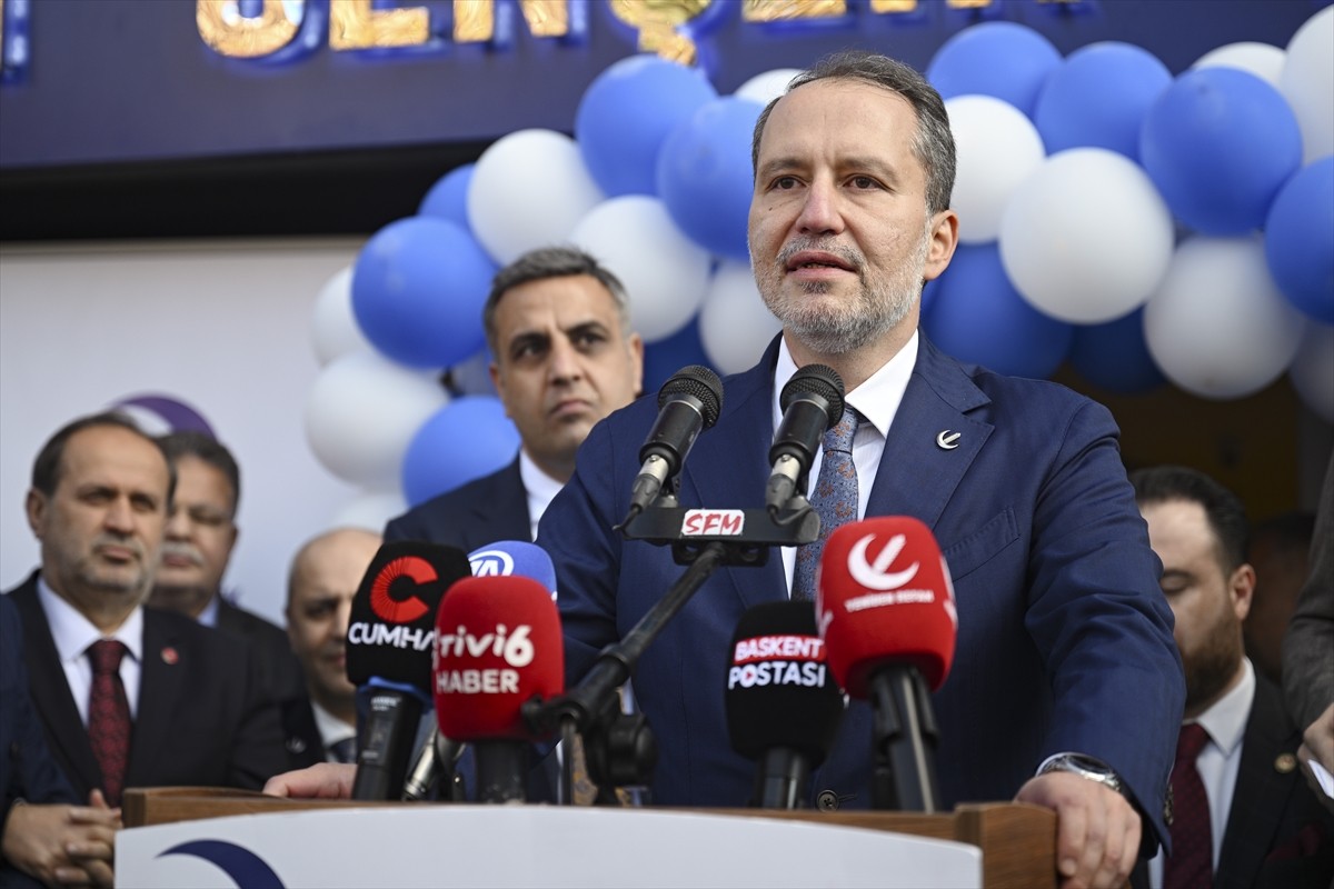 Yeniden Refah Partisi Genel Başkanı Fatih Erbakan, Balgat Mahallesi'nde inşası tamamlanan Milli...