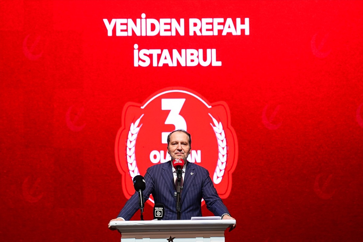 Yeniden Refah Partisi Genel Başkanı Fatih Erbakan, partisinin Küçükçekmece Yahya Kemal Beyatlı...