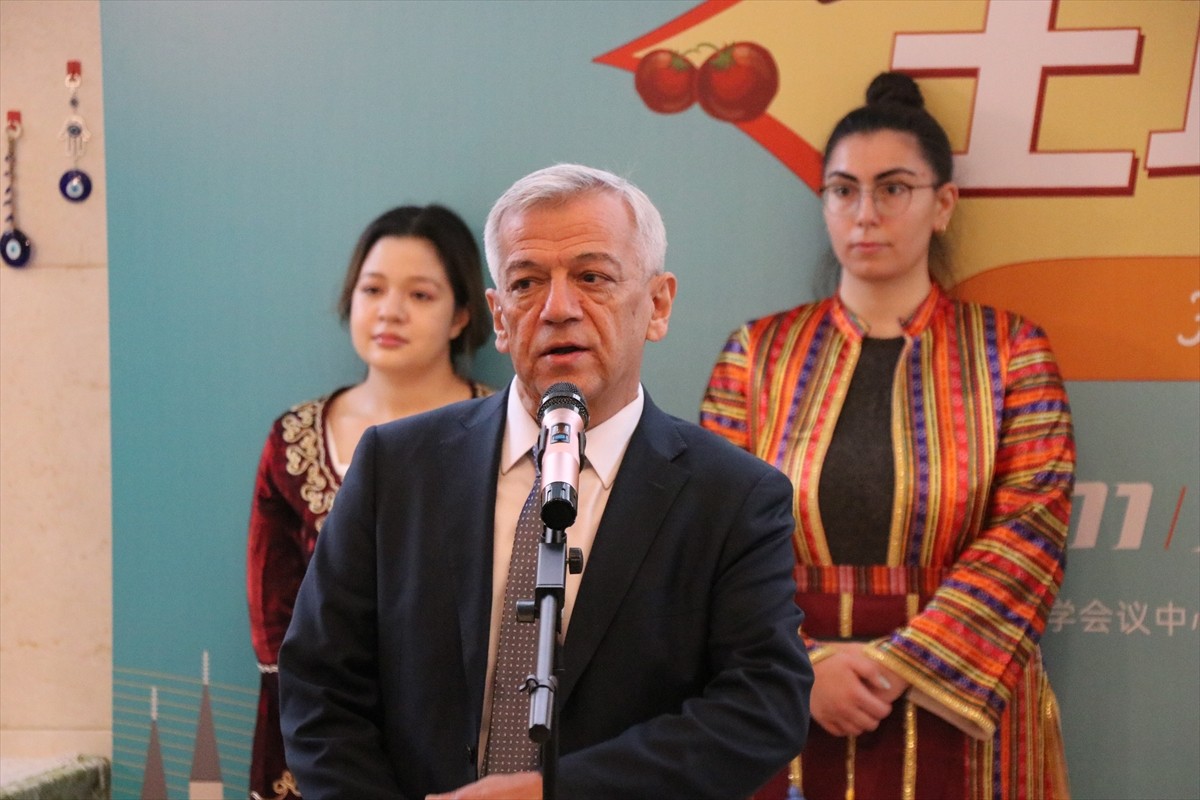 Çin'in önde gelen yüksek öğrenim kurumlarından Pekin Üniversitesinde Uluslararası Kültür Festivali...