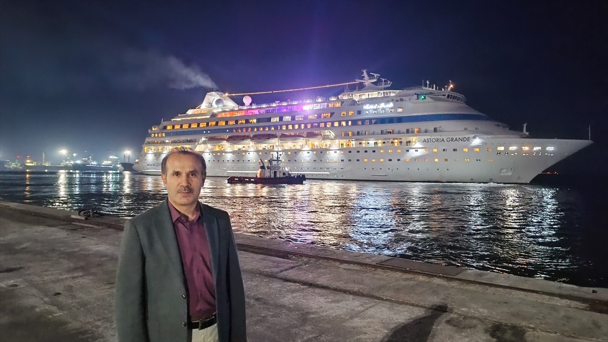 Samsun'a 2025 sezonunda, Rusya'nın Soçi kentinden hareket eden Panama bandıralı "Astoria Grande"...