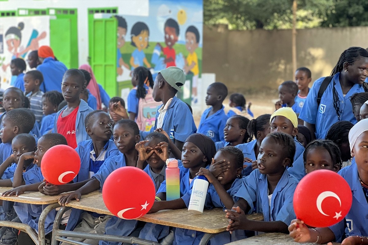 Türkiye'nin Dakar Büyükelçiliği Sosyal İşler Müşavirliği, Türkiye Diyanet Vakfı (TDV) işbirliğiyle...
