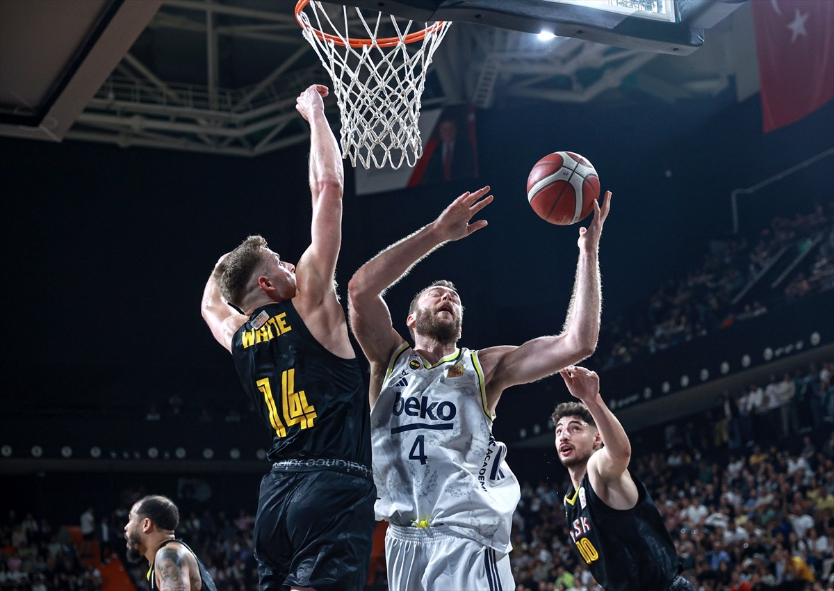Türkiye Sigorta Basketbol Süper Ligi'nin 6. haftasında Mersin Spor ile Fenerbahçe Beko...